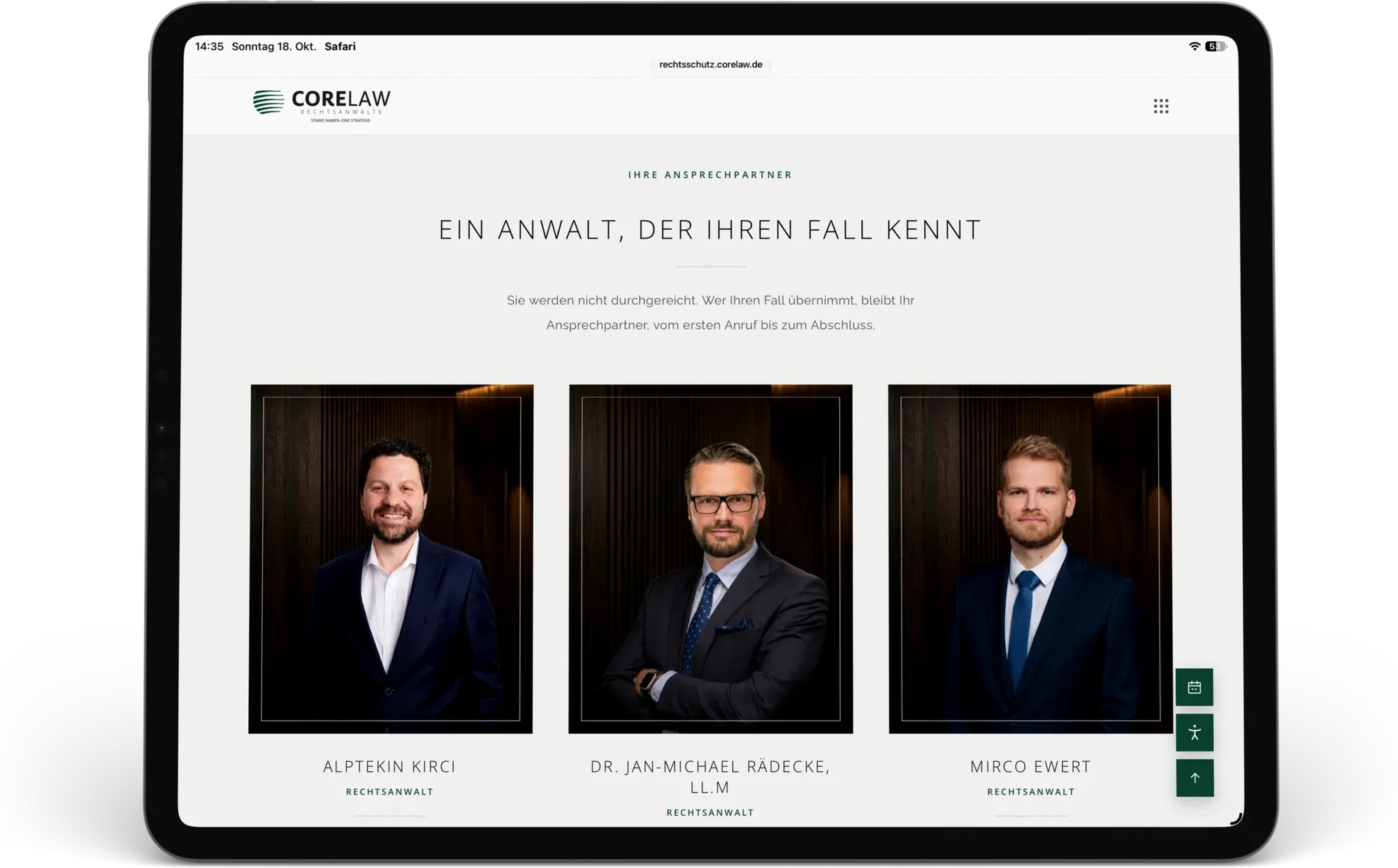 iPad mit den Anwaltsprofilen der Kanzlei corelaw.