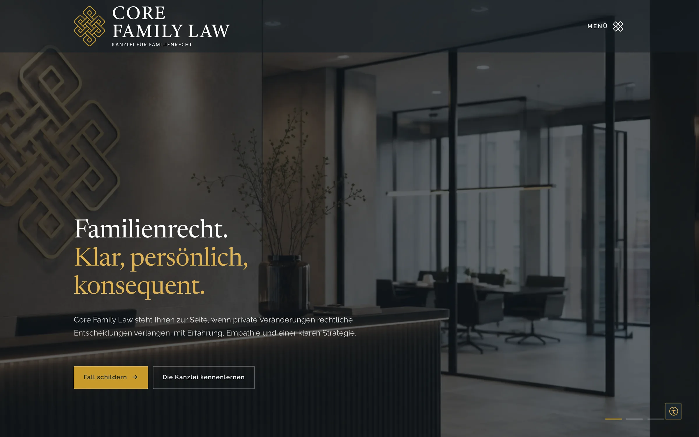 Core Family Law home page: photo of a law office reception with glass walls, headline "Familienrecht. Klar, persönlich, konsequent.", a short text and two buttons.